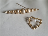 Vintage 1950s signed Monet gold dome bar brooch and faux pearl heart pin set Vintage 1950s signed Monet gold dome bar brooch and faux pearl heart pin set